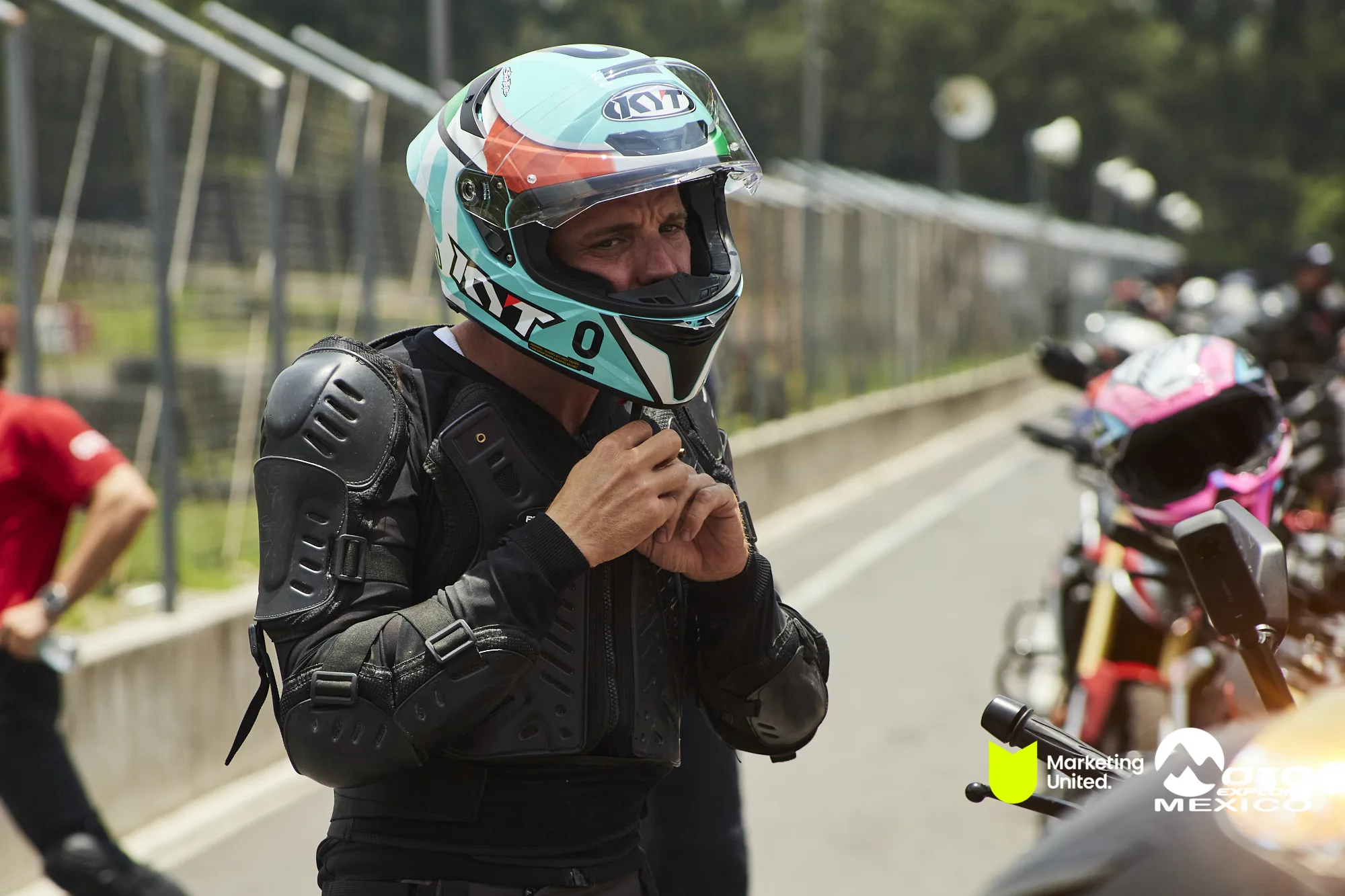 HUNK TRACKDAY 136